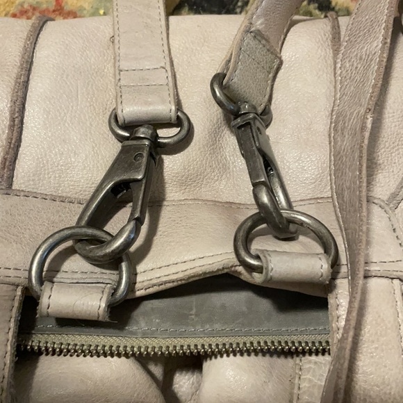 𝅺VILENCIA  💯 Soft Leather Convertible Bag Backpack - Big Beautiful Bag - Picture 8 of 8